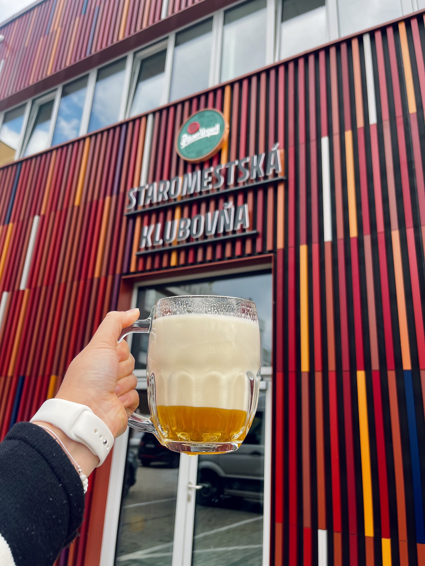 Pivo pred vchodom — nájdete nás v OD Prior.